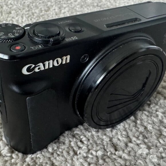 Canon PowerShot SX740 HS Digital Camera – 20.3 Megapixels, Black - Picture 4 of 8